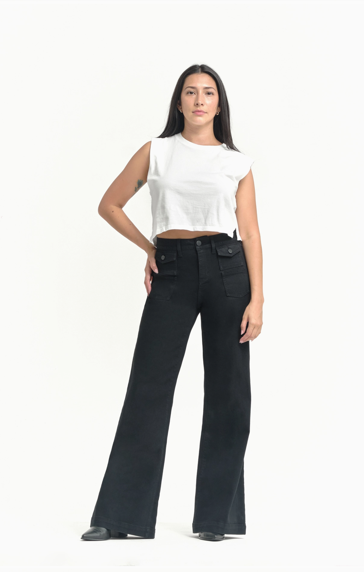 Relaxed Flare Jean w/ Patch Pockets in Black