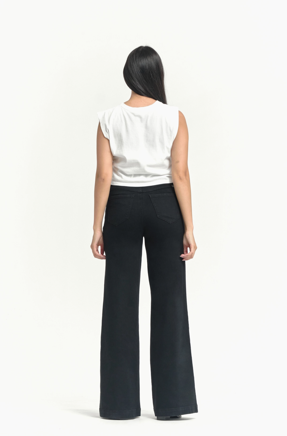 Relaxed Flare Jean w/ Patch Pockets in Black