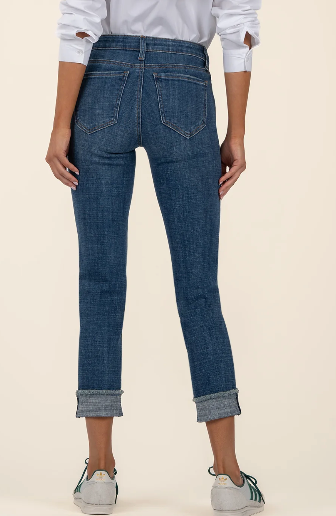 Amy Mid Rise Crop Straight Leg (Deserving)