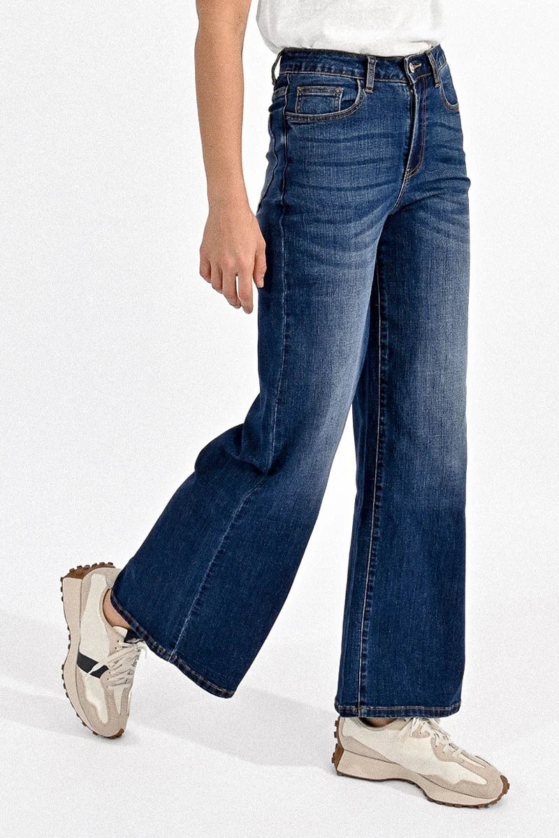 High-waisted wide-leg jeans