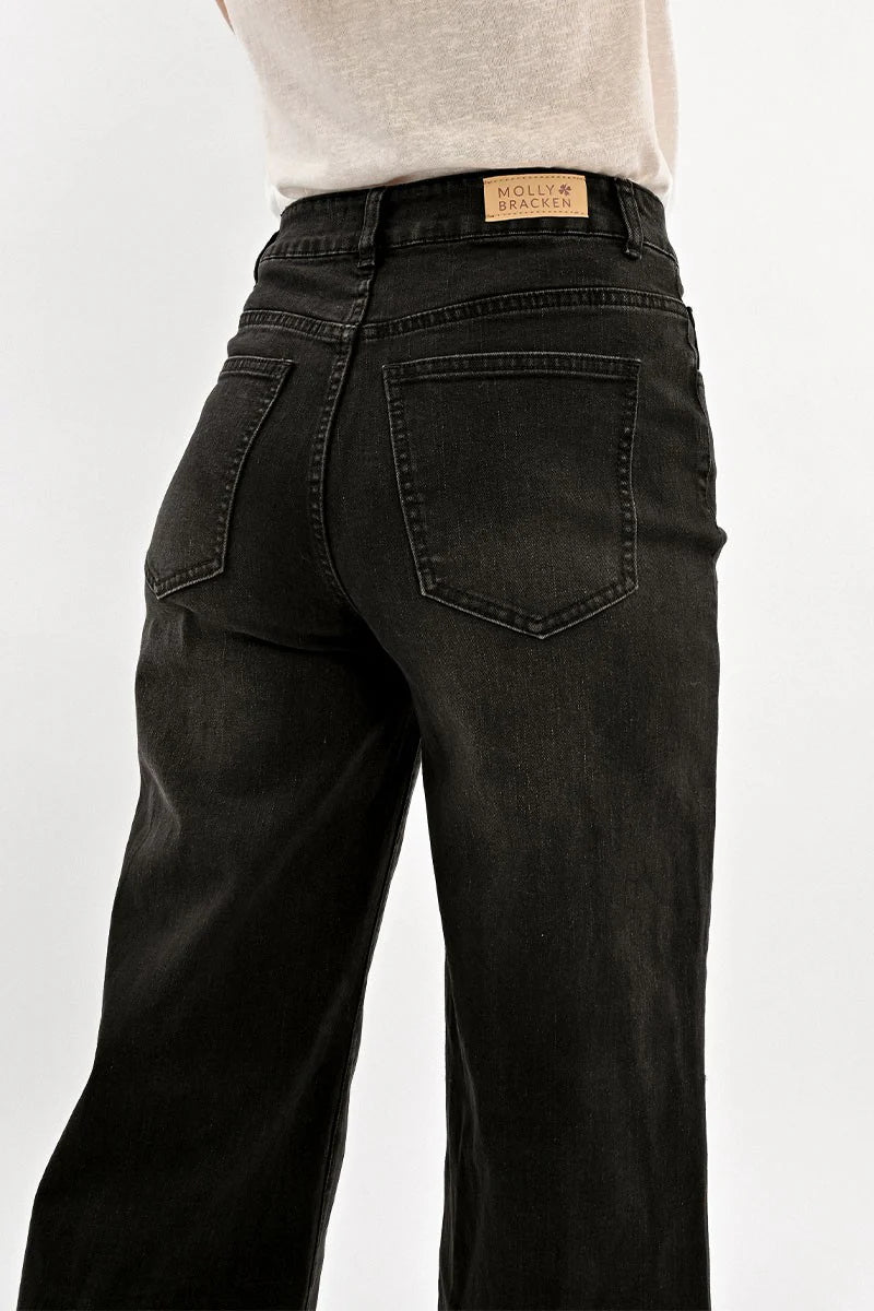 High-waisted wide-leg jeans