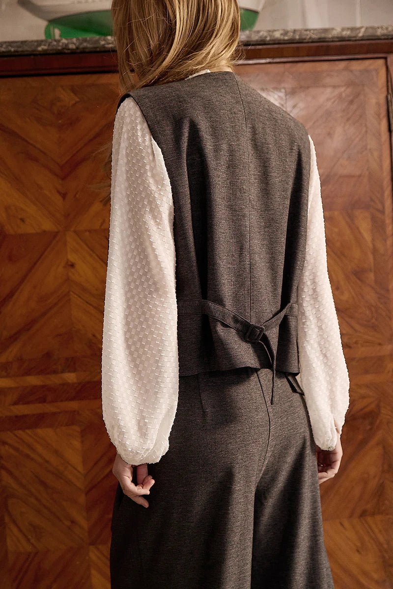 LADIES WOVEN SLEEVELESS JACKET
