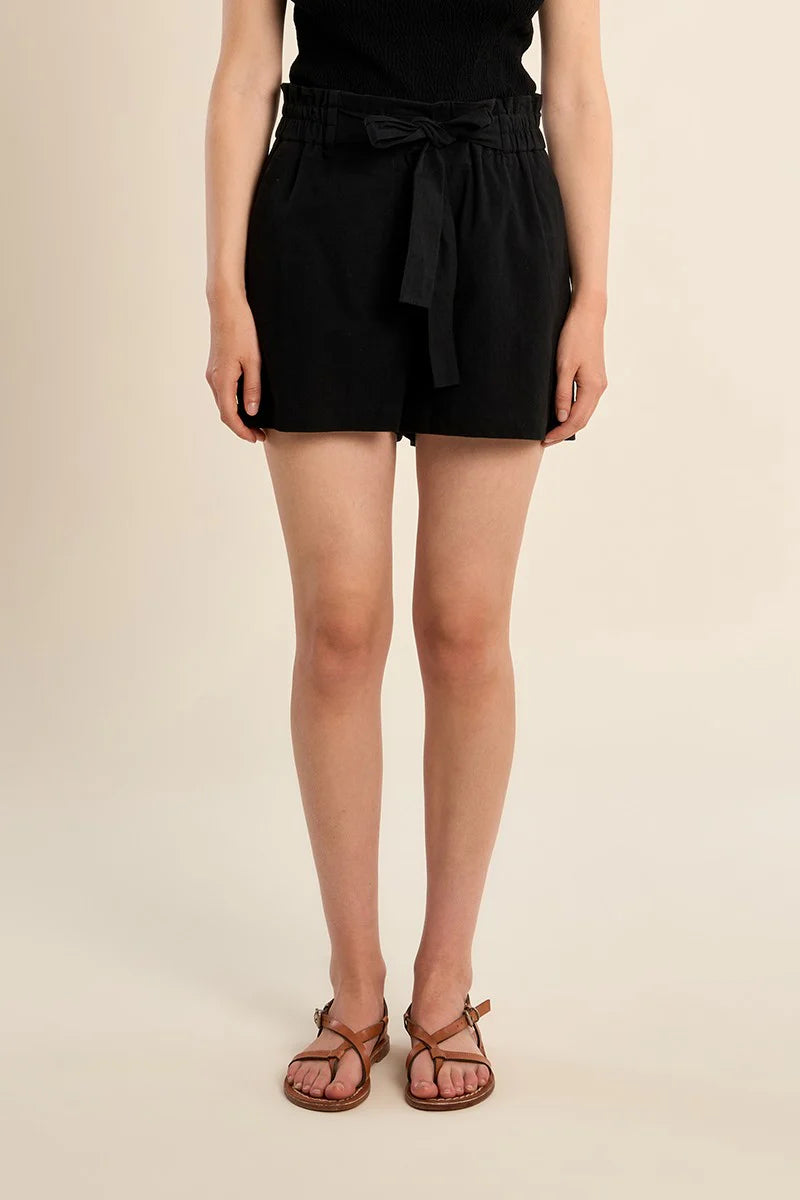 LADIES WOVEN SHORTS (Black)