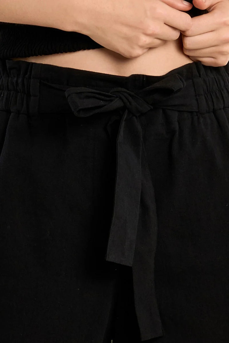 LADIES WOVEN SHORTS (Black)