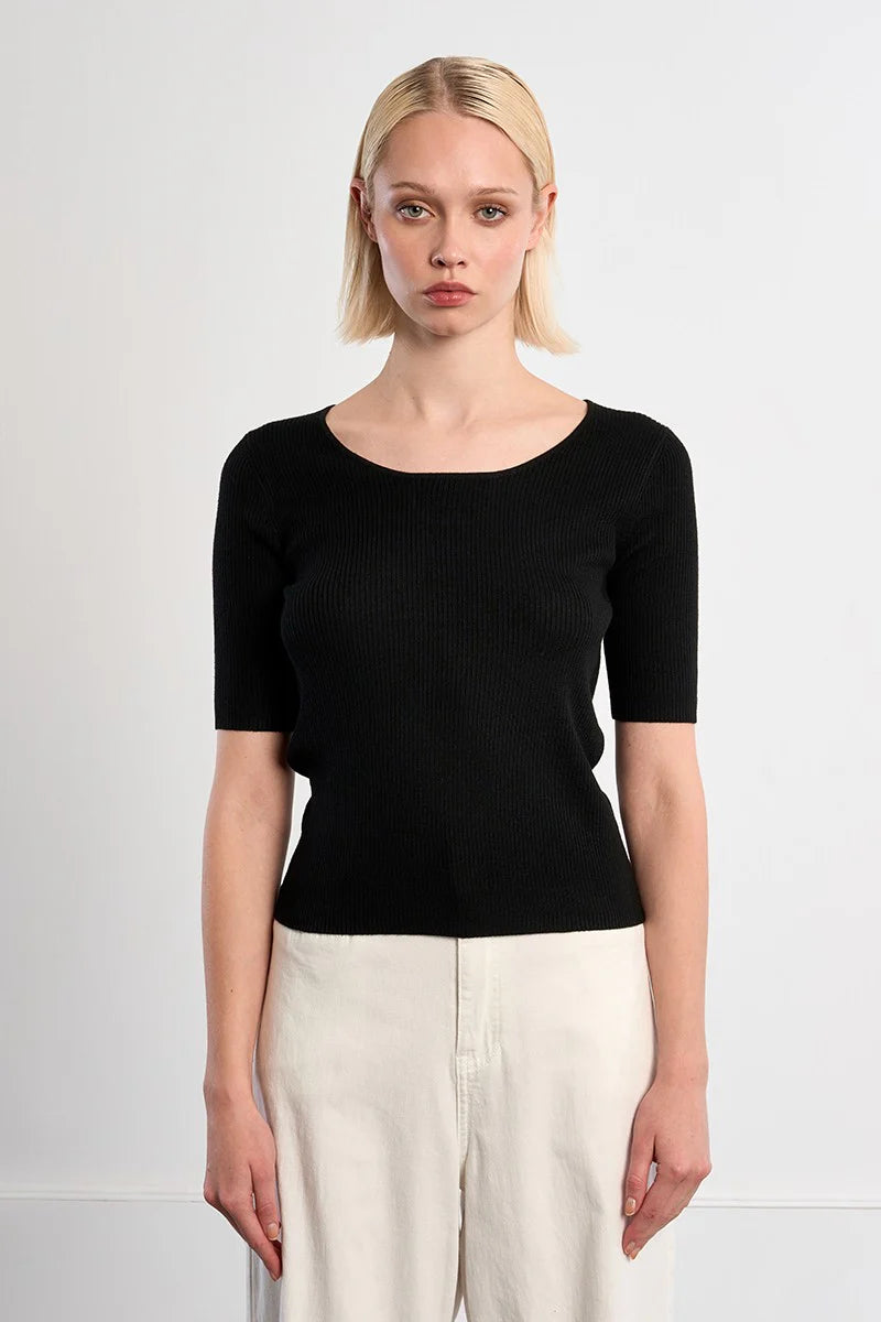 YOUNG LADIES KNITTED SWEATER
