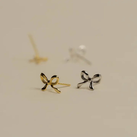 Simple Bow Stud (Gold)