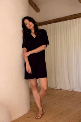 V Neck Short Dress (Black)