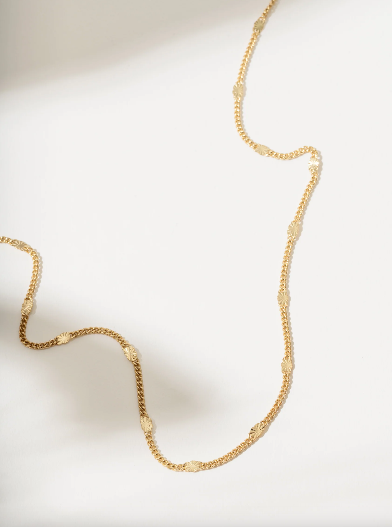 Evelyn curb necklace