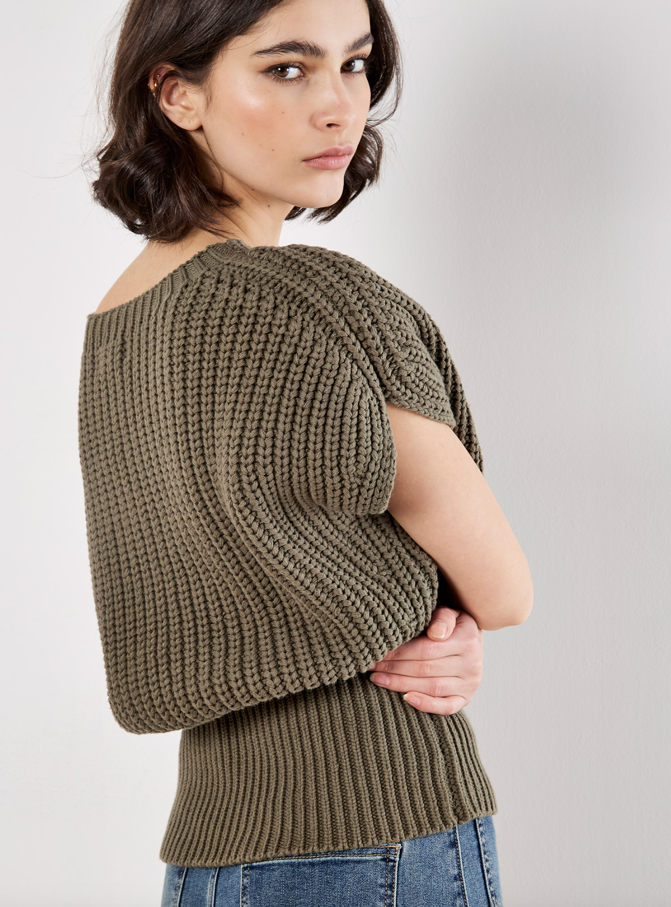 Chunky Knit Sleeveless Sweater (Khaki)