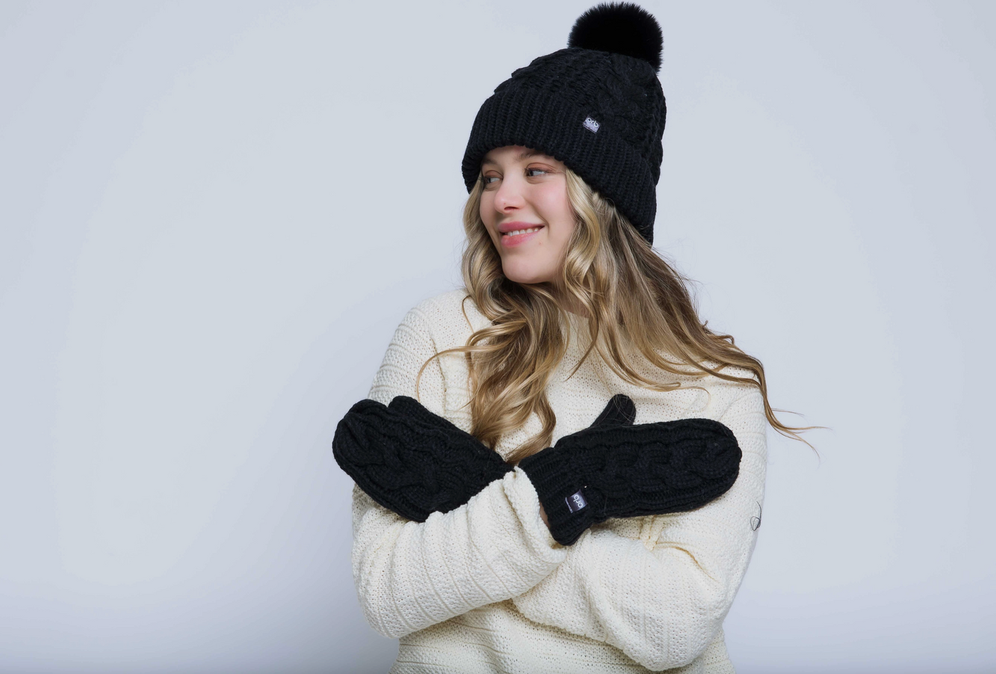 Marshmallow-Cabled Lined Mitts