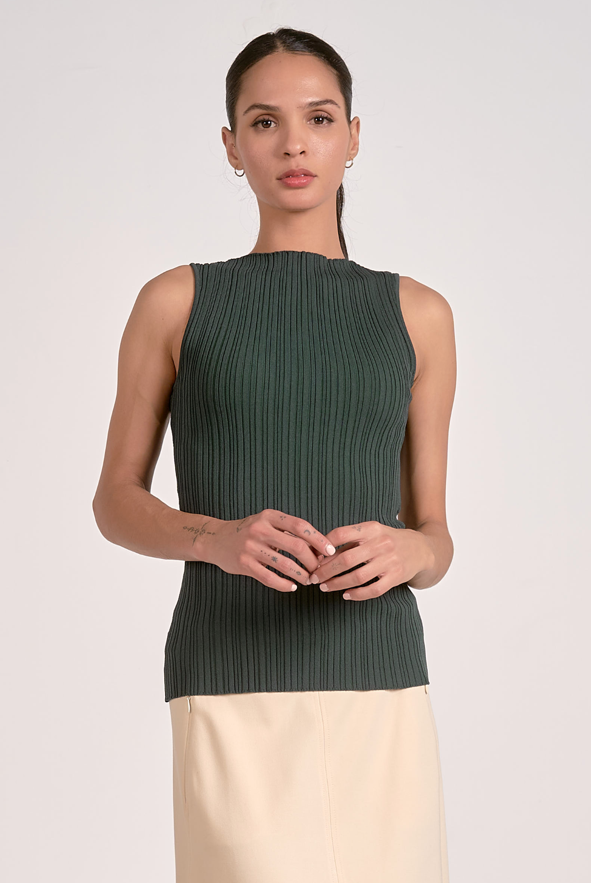 Elan Crew Neck Sleeveless Top