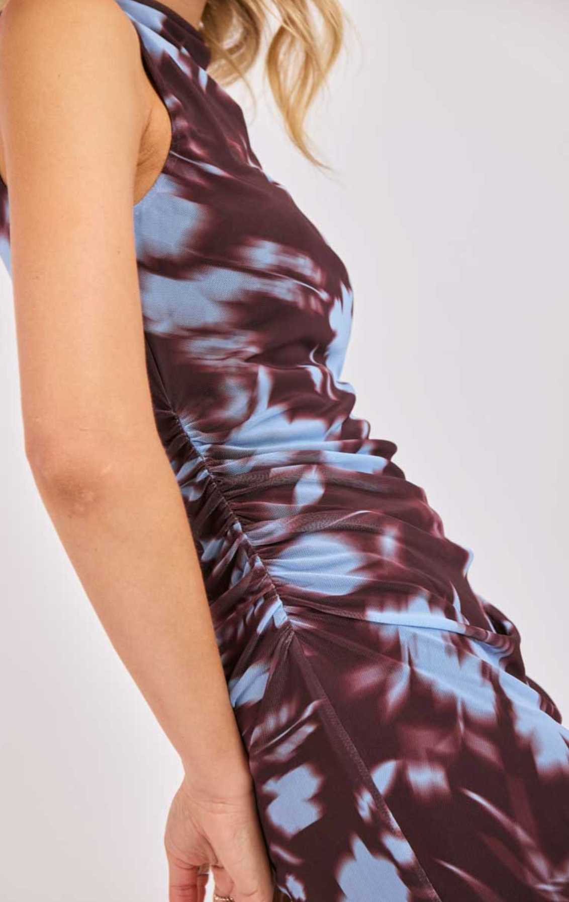 Urban Siren Ruched Midi Dress (Brown/Blue)