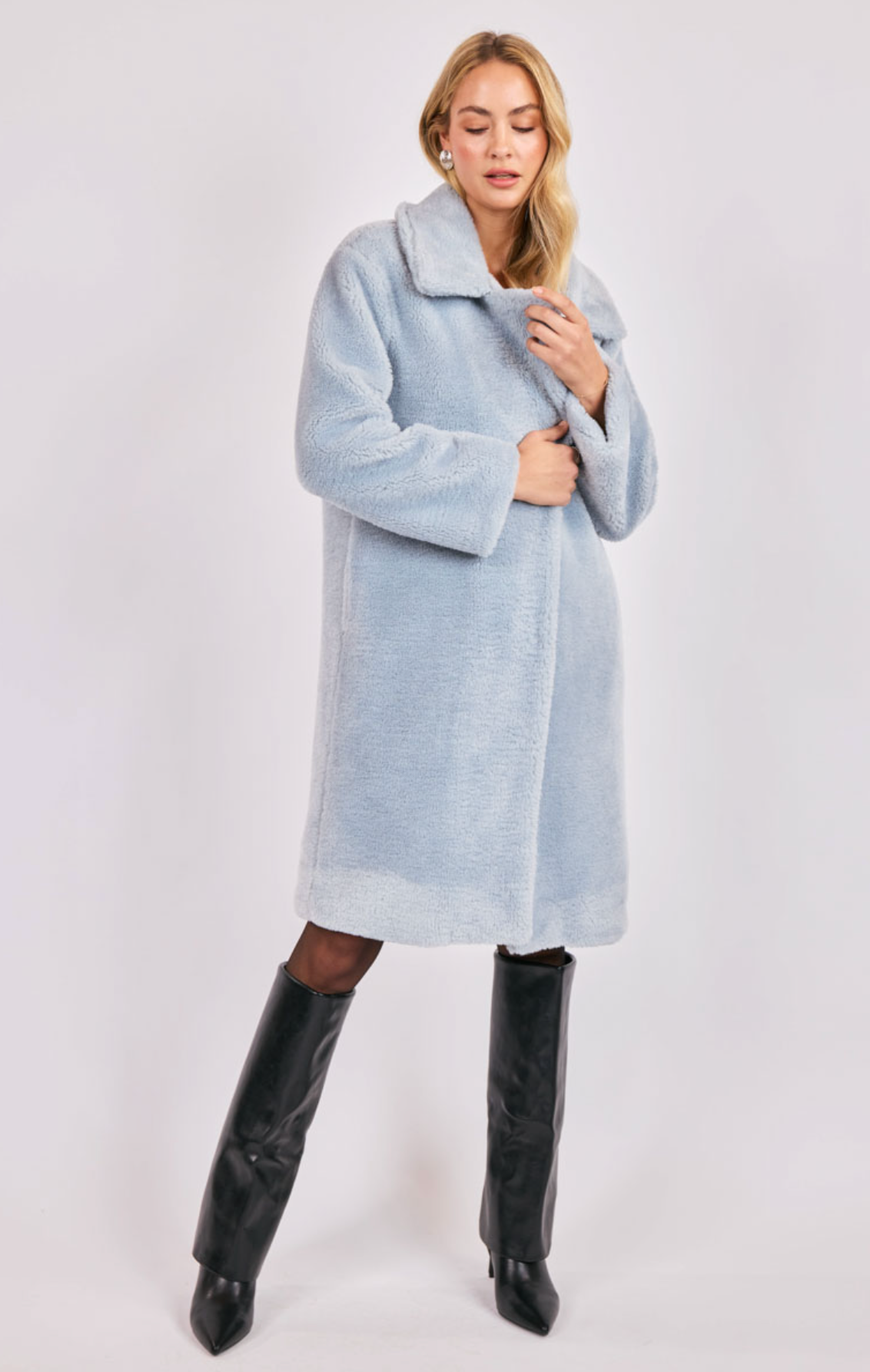 Marquee Lights Faux shearlingCoat (Sky Blue)