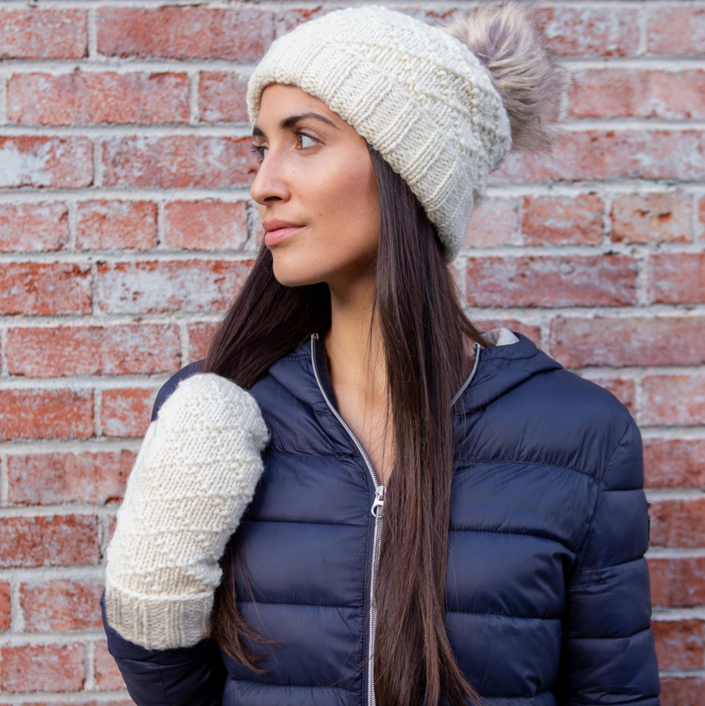 Tiffany Mittens – Classic Wool Knit Winter Style