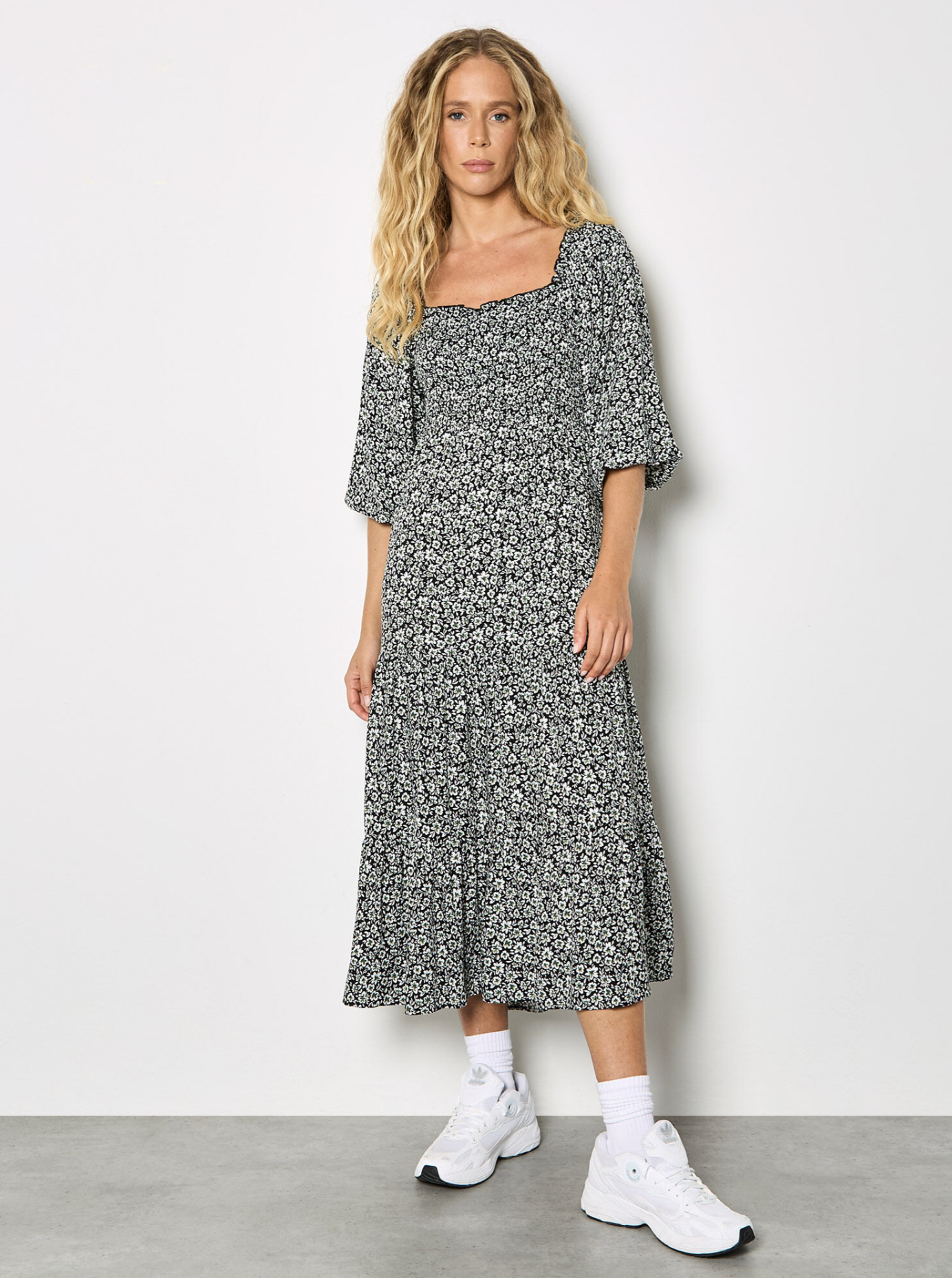Ditsy Floral Smocked Midi Dress
