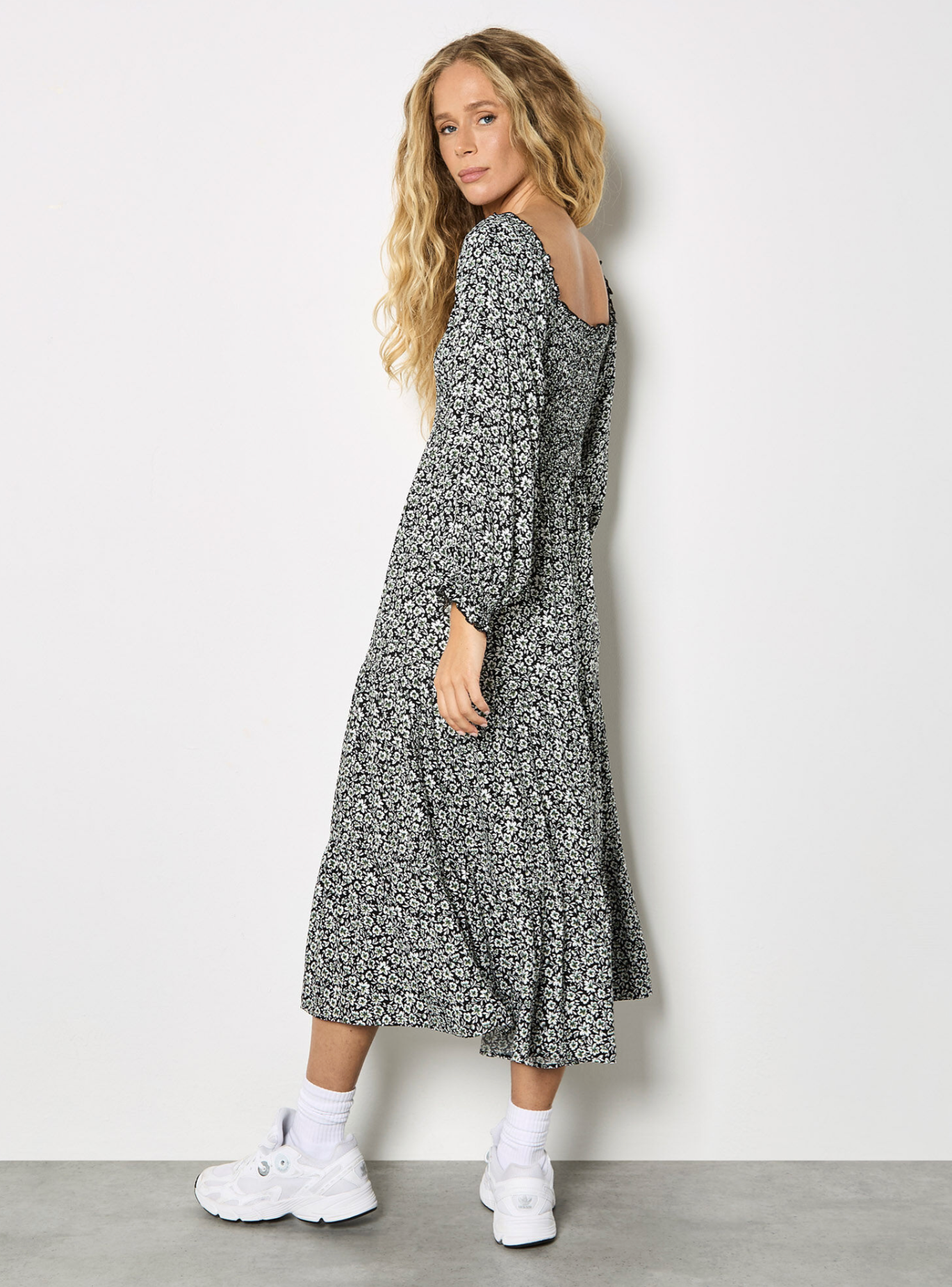 Ditsy Floral Smocked Midi Dress