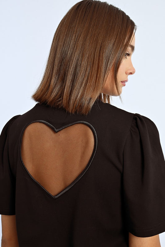 Heart-shaped backless t-shirt