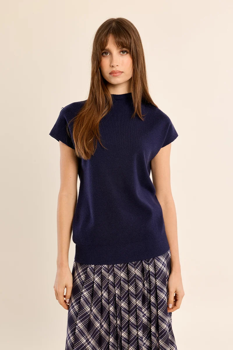 Fine knit sweater, short sleeves